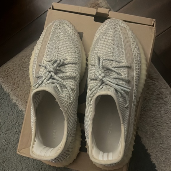 Yeezy 350v2 -Lundmark - Picture 5 of 6